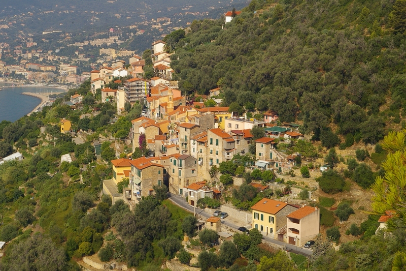 Foto di Grimaldi superiore di Ventimiglia (IM)Grimaldi di Ventimiglia